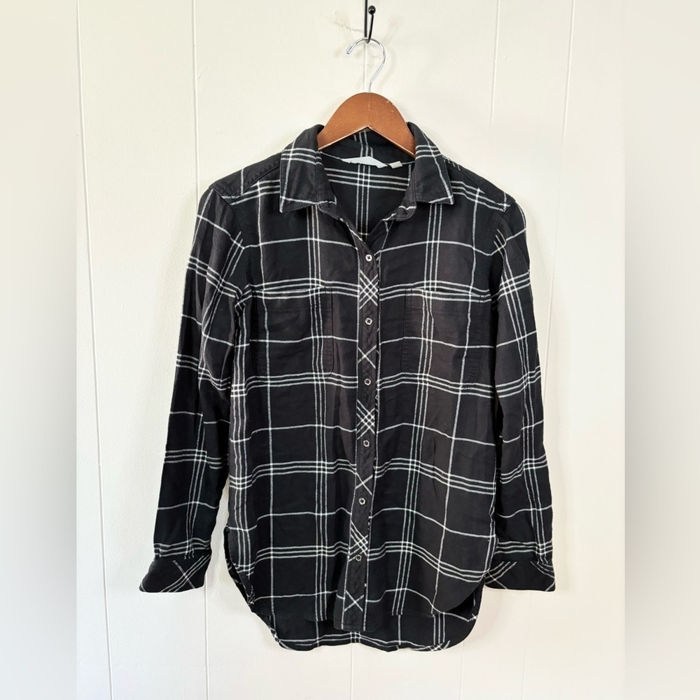 Athleta black white button down long line flannel size XS